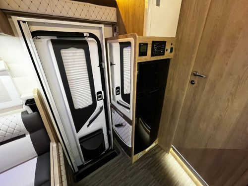 Mobilvetta Kea 90 I A-class Motorhome  photo: 6
