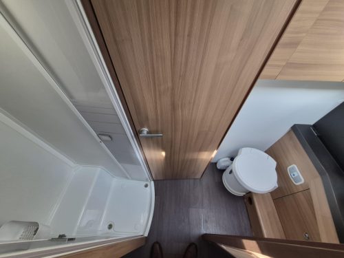 Adria Coral Axess 670 SC Lit &agrave; la fran&ccedil;aise, porte-v&eacute;los photo : 17