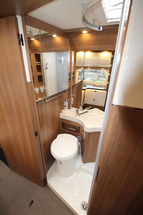 Carthago C-Tourer i 148 LE photo: 11