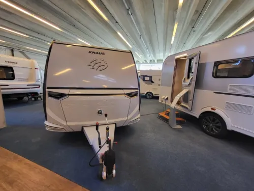 Caravane Knaus Sudwind Black Selection 460 EU super compl&egrave;te d'usine photo : 1