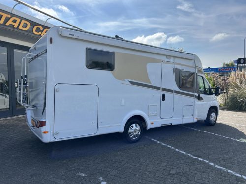 Hymer Carado SINGLE BEDS + POP-TOP ROOF photo: 3
