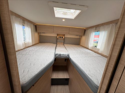 Rapido 866 F Optinum Line + geenhefbed  foto: 15