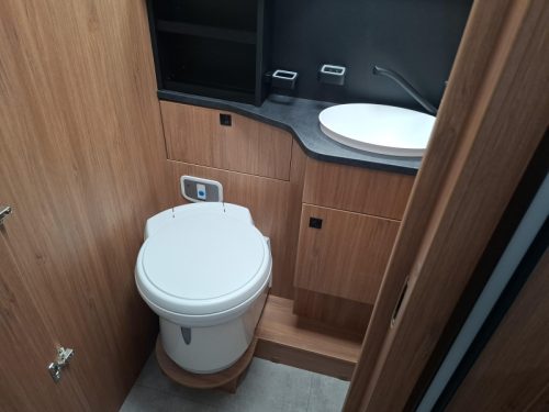 Chausson 777 Titanium Ultimate Einzelbetten XL Garage Foto: 18