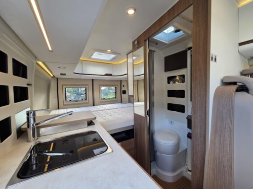 Dreamer D51 Automatic / Transverse bed photo: 13