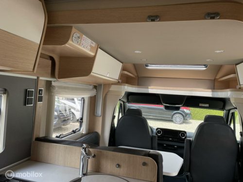 Hymer B-MCT 600 White-line Mercedes B-MCT 600 White-line Single beds, Electric Pop-up bed(!!), XXL Garage and Packed with Extras! photo: 11