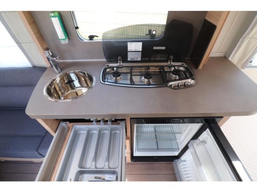 Knaus Sudwind 60 Years 450 FU Awning/ Campovolo Gas  photo: 13