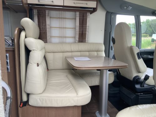 B&uuml;rstner Aviano 727 2.3 AUTOMATIC 150 HP integral, Engine air conditioning, Queen bed, level, side seating group Year 2012 Camper centrum on the road photo: 14