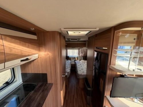 Knaus Sudwind Exclusive 580 EU mover luifel unico genua  foto: 11