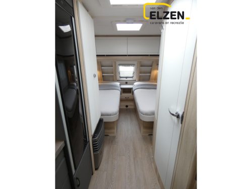 Hobby De Luxe 540 UL White Edition Action Package photo: 13