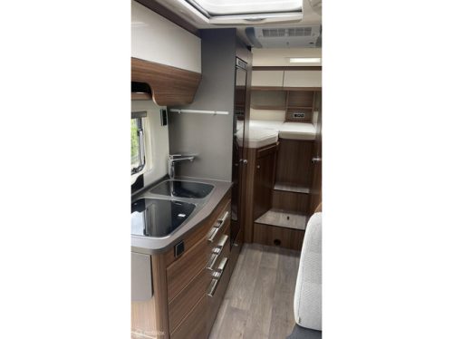 Hymer Mercedes 170-HP Automatic Euro6 ML-T 580 Single Beds XXL Garage photo: 9