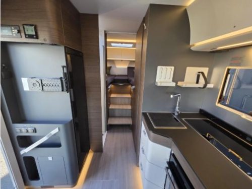 Adria Sonic Supreme 700 DL Foto: 14