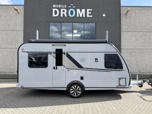 Knaus Sudwind Black Selection 450 FU photo: 1