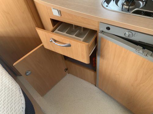 Chausson Trigano Flash 08 2.3 128 hp French bed, side sofa, half-dinette, Swivel seats, very neat condition Year of manufacture 2006 Motorhome centre on the road Marum photo: 15