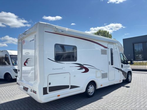 Eura Mobil Terrestra 720 Single beds/2015/Pop-top roof photo: 2