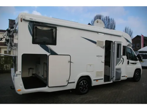 Chausson Welcome 747 GA Single beds, Pop-top roof. photo: 6