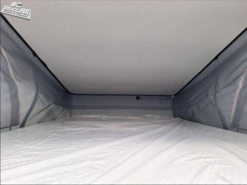 HymerCar Free 600 Transverse bed and Pop-top roof/Bed photo: 8