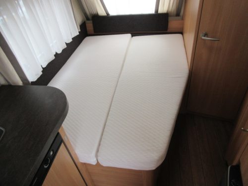 Knaus Sudwind 450 FU GEPFLEGT UND MIT RANGIERHILFE  Foto: 4