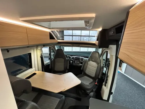 Adria Twin 600 SLB Select Spring Edition automatic photo: 8