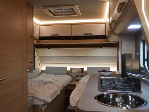 Knaus Sudwind Black Selection 500 EU !! BETT VON 217CM L&Auml;NGE !!! Foto: 20