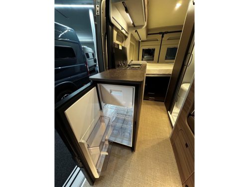 B&uuml;rstner B66 600 C Autocaravana con techo elevable, Autom&aacute;tico, 5 plazas foto: 11