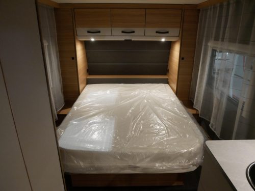 Dethleffs Summer Edition 530 DR U-shaped dinette + Queensbed photo: 12