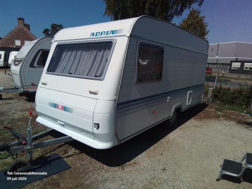 Adria Altea 430 DD Lightweight Caravan photo: 5