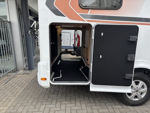 Weinsberg CaraCompact Pepper AUTOMATIC SINGLE BEDS MERCEDES photo: 22