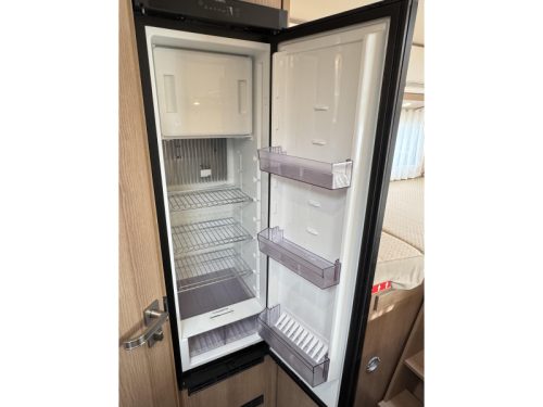 Carthago C-Tourer T 143 LE -300 Ah-Automatik-Klimaanlage Foto: 10
