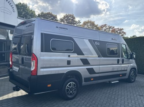 Adria Twin 640 SGX 60 Years Edition 140 hp AUTOMATIC 8-Speed Euro6 Fiat Ducato 9 Maxi **Single beds height adjustable/4 seats photo: 4