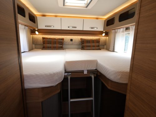 Weinsberg CaraCompact 600 MEG roof air conditioning and tow bar photo: 10