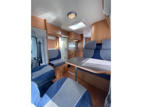 Adria Sport S 577 SP Festbett Etwas Sch&ouml;nes Foto: 5
