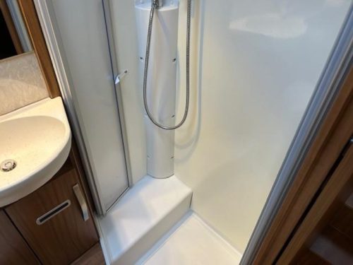 Hymer B584 B588 - automatic - low KM photo: 13