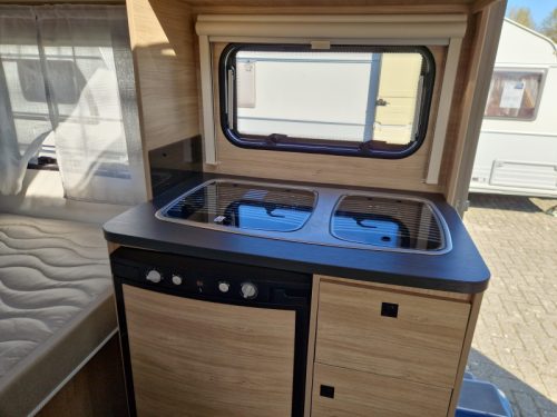 Sterckeman Easy Comfort 390 CP Mover/Awning photo: 4