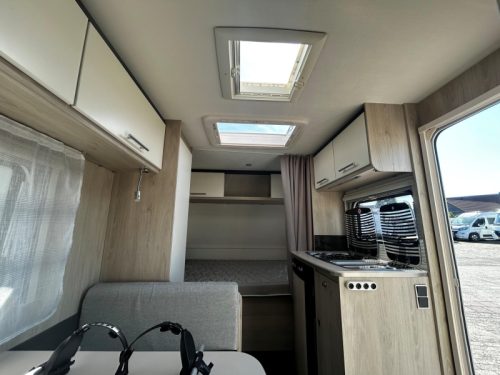 Caravelair Alba 390 Rangierhilfe, Vorzelt & Markise Foto: 9
