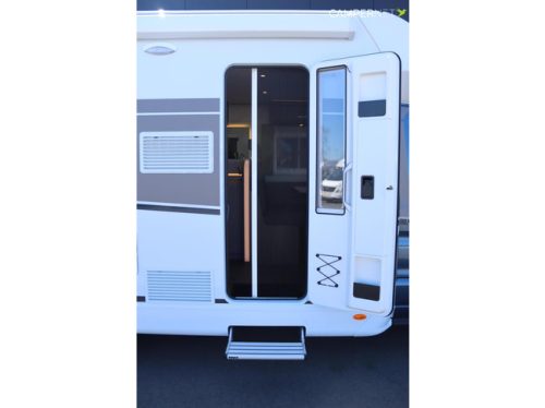 Carado T447 Edition 26 165 PS Automatik | L&auml;ngsbetten | Markise | Hubbett | Separate Dusche | Fahrradtr&auml;ger | 12'' Ford Multimediasystem Foto: 5