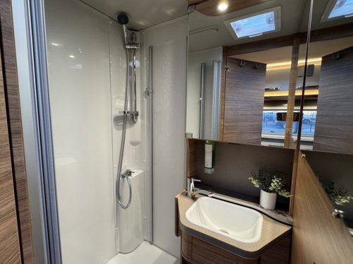 Weinsberg CaraCompact Pepper Edition 600 MEG 140 hp Automatic 9-Speed Euro 6 Fiat Ducato 8 **Single beds/Bike rack/Satellite/Smart TV photo: 23