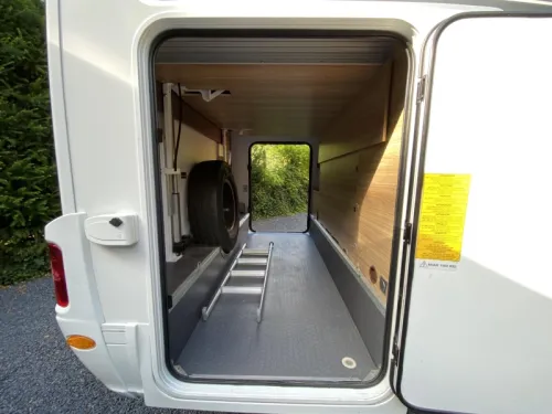 Adria Sonic Plus 700 DC Automatic | Roof air conditioning Level photo: 5