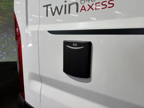 Adria Twin Axess 640 SL solar panel / inverter photo: 6