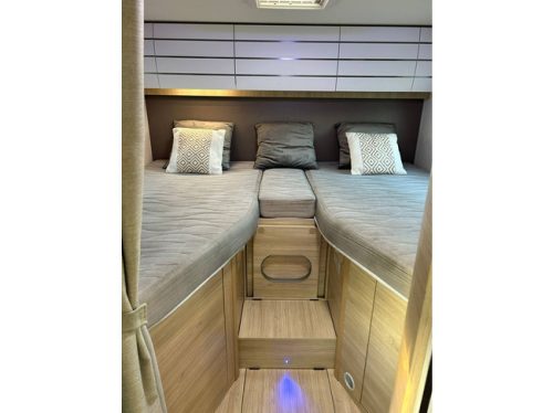 Challenger Semi-integrated 287 GA Ford Transit with Single beds 5 SEAT BELTS photo: 3