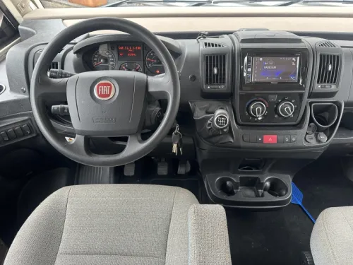 Hymer B698 Queensbett L-Sitzgruppe 150PS TV Foto: 21