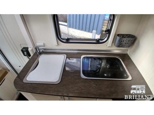 B&uuml;rstner Brevio T-646 .. camping-car unique hors r&eacute;seau photo : 23