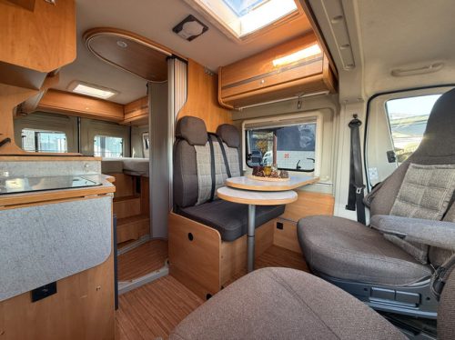 P&ouml;ssl Road Star 600 L Euro 5 150 pk construct sloten buscamper lengte bedden navi camera zonnepaneel airco cruise ctr trekhaak remis plisse hordeur foto: 16