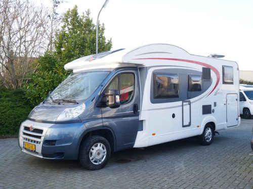 B&uuml;rstner Ixeo Time 710 IT, Transverse bed, Pop-top roof, XL Garage photo: 2