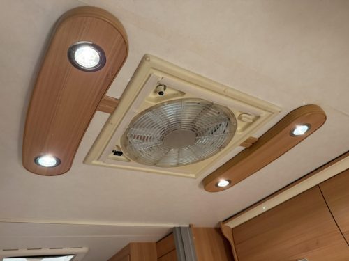 TEC Weltbummler 500 TE 2 SINGLE BEDS MOVER ROOF AWNING photo: 18