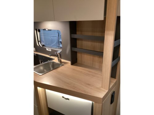Knaus Sport 420 QD transverse bed photo: 11