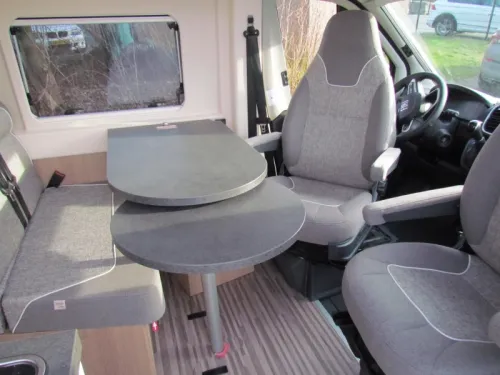 Malibu Diversity GT Skyview 640 LE K Single Beds, Automatic photo: 2