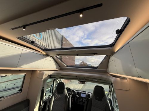 Adria Coral Plus 670 DL AUTOMAAT foto: 5