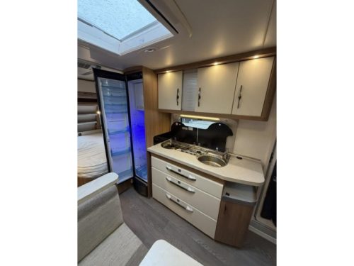 Hobby De Luxe 540 KMFE 3 bunk beds Mover Air conditioning  photo: 16