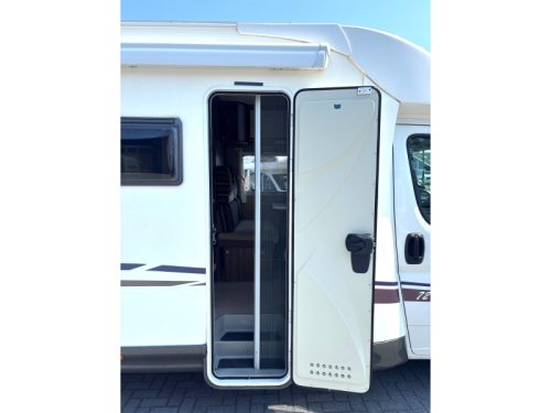 McLouis Glamys 72 Queensbed/2011/Euro4/6.7M photo: 17