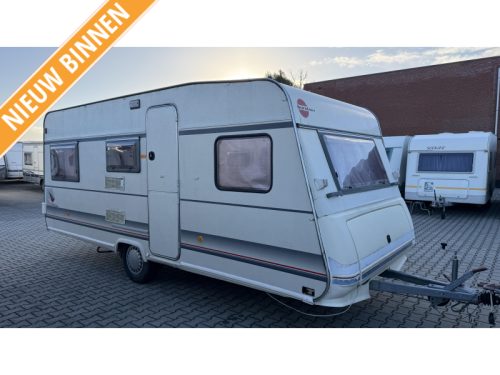 B&uuml;rstner Scala 520 single beds dinette